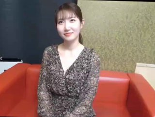 偷看美女洗澡被发现